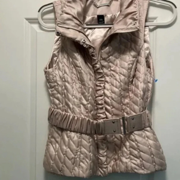 White House Black Market Quilted / Belted Vest - Size XXS - EUC - Picture 3 of 13